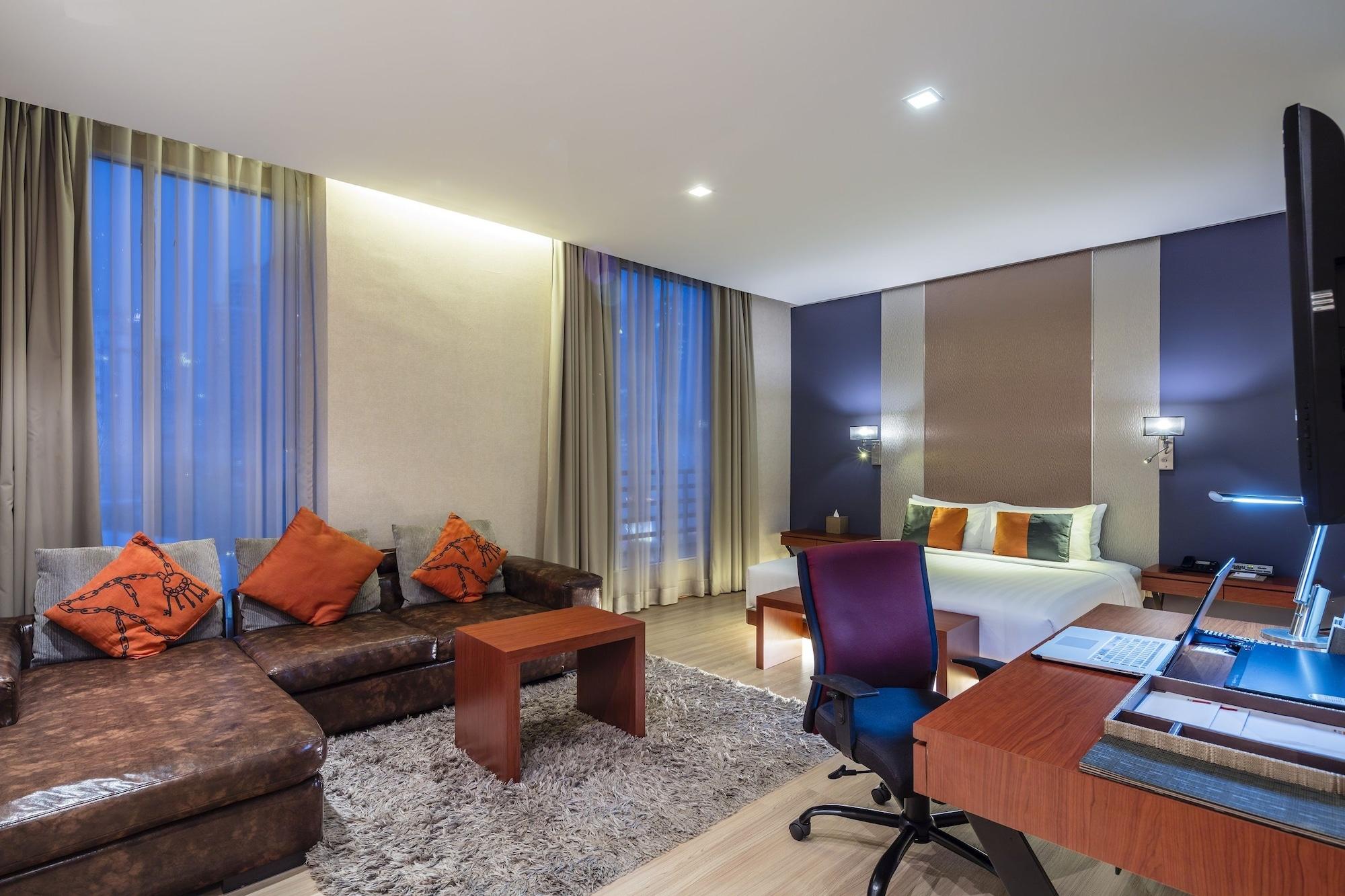 Hotel Solo, Sukhumvit 2, Bangkok - Sha Extra Plus Екстериор снимка
