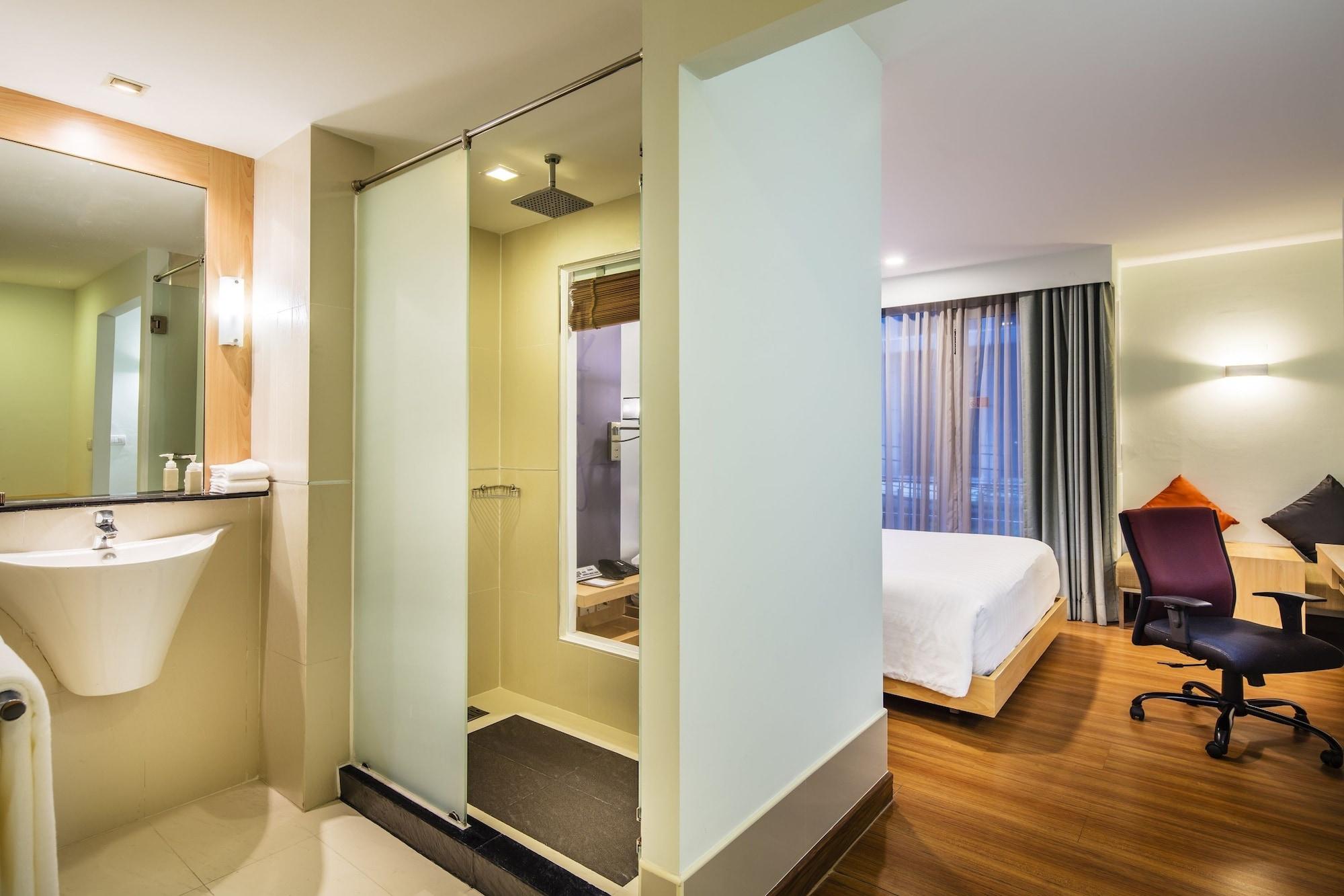 Hotel Solo, Sukhumvit 2, Bangkok - Sha Extra Plus Екстериор снимка