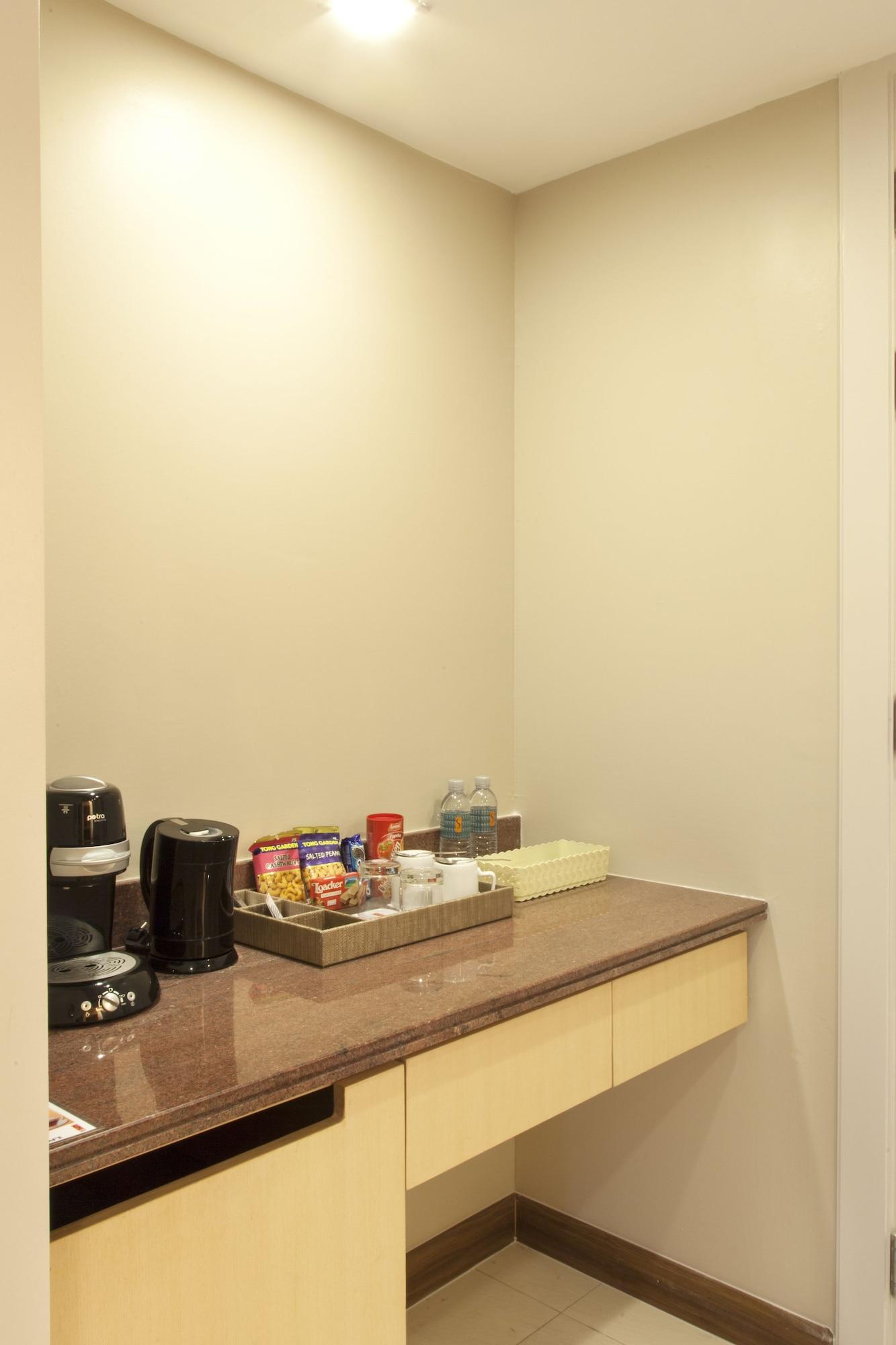 Hotel Solo, Sukhumvit 2, Bangkok - Sha Extra Plus Екстериор снимка