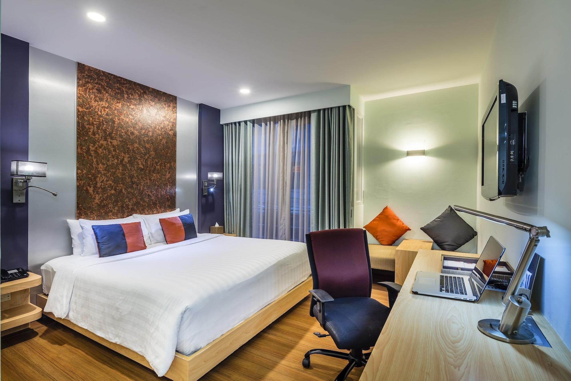 Hotel Solo, Sukhumvit 2, Bangkok - Sha Extra Plus Екстериор снимка