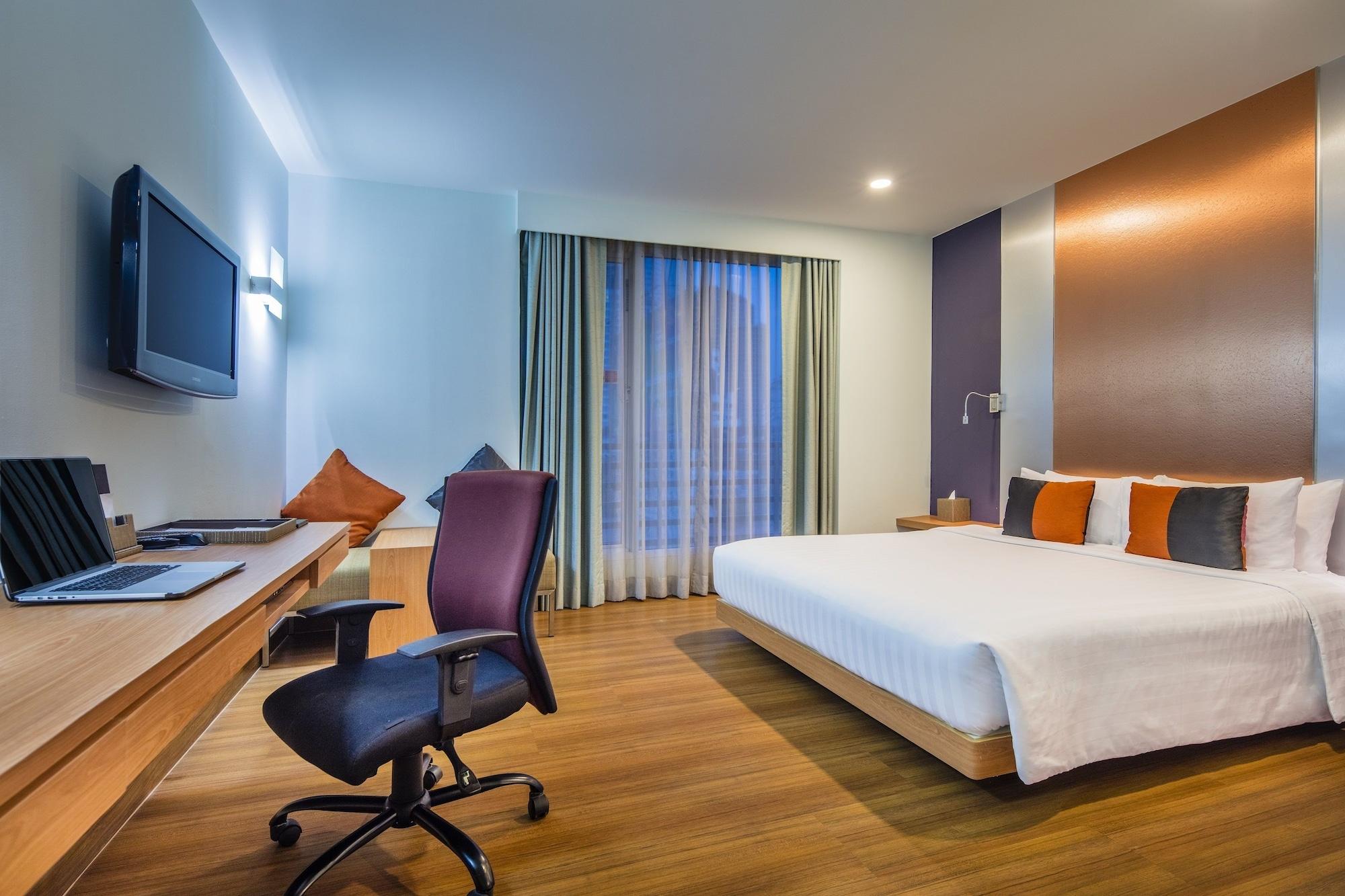 Hotel Solo, Sukhumvit 2, Bangkok - Sha Extra Plus Екстериор снимка