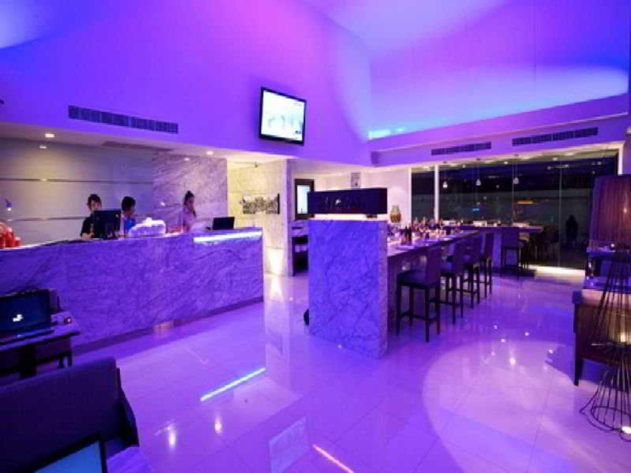 Hotel Solo, Sukhumvit 2, Bangkok - Sha Extra Plus Екстериор снимка