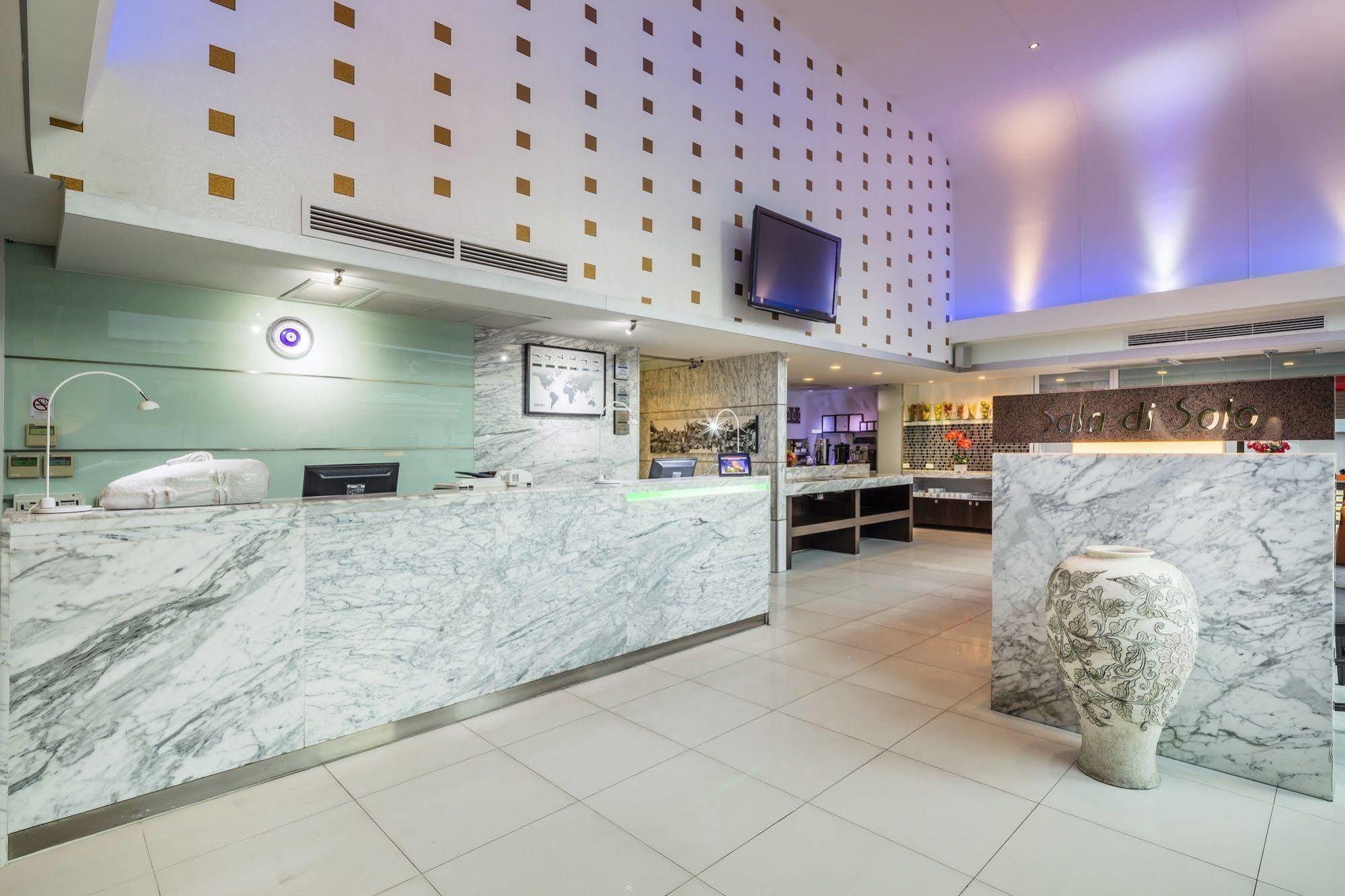 Hotel Solo, Sukhumvit 2, Bangkok - Sha Extra Plus Екстериор снимка
